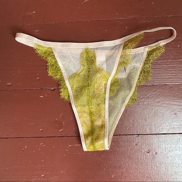 Victoria’s Secret Dream Itsy lace underwear - Picture 9 of 9